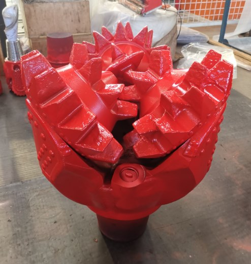 鋼齒牙輪鑽頭 IADC115